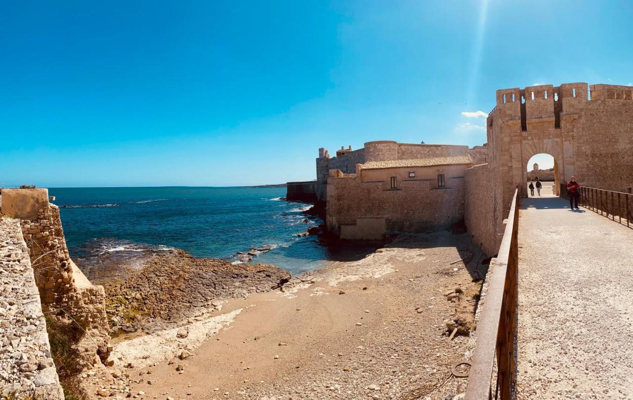 Elegante Appartamento In Palazzo Storico Ortigia Syracuse Exterior foto